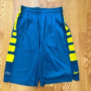 Nike elite basketball shorts size small
